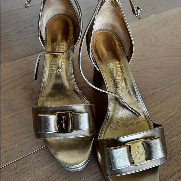 High heel with a bow accent 9.5 size Beige - Picture 5 of 6